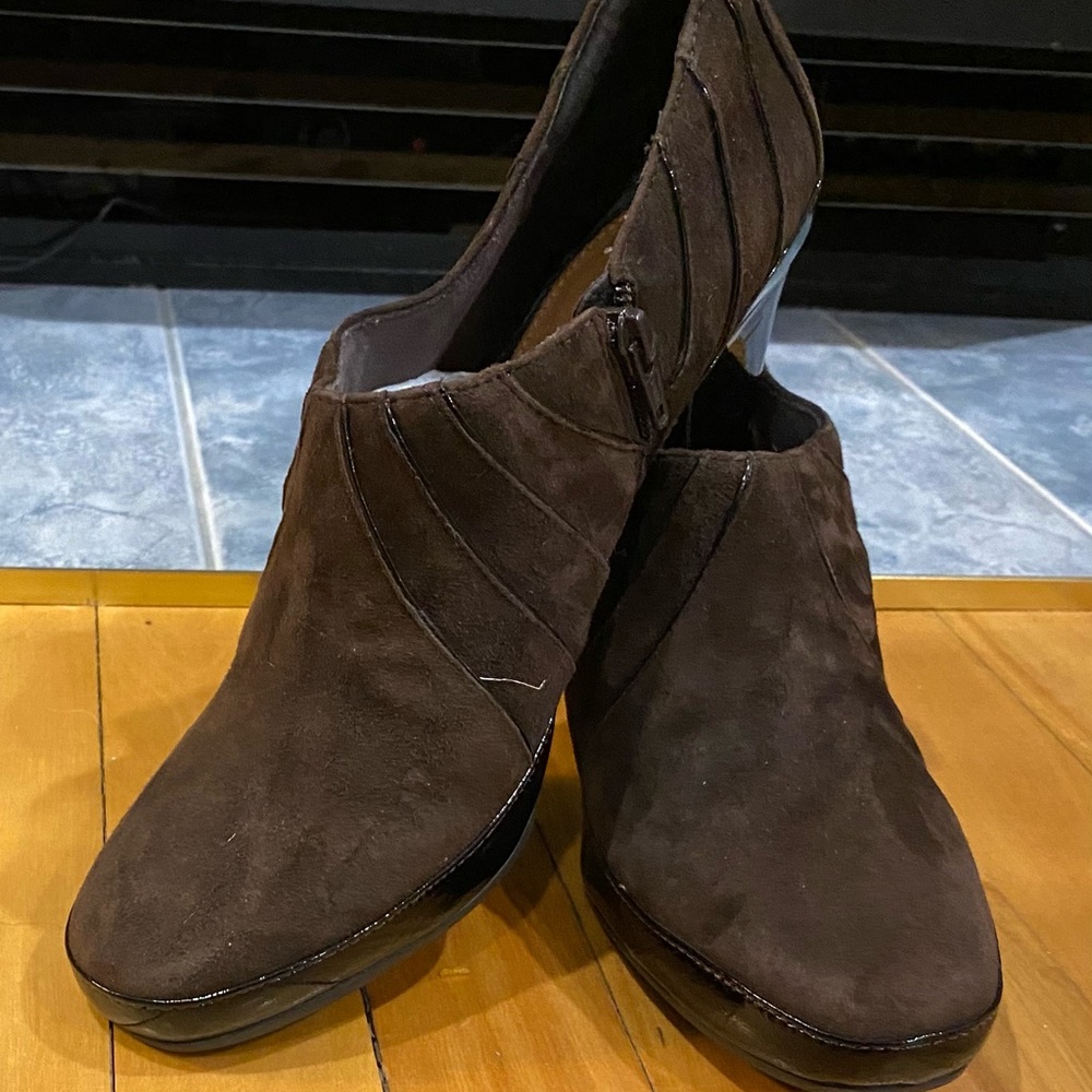 ✅2/$30✅Women’s New Brown Clarke suede/leather dress shoes size 10 comfy!